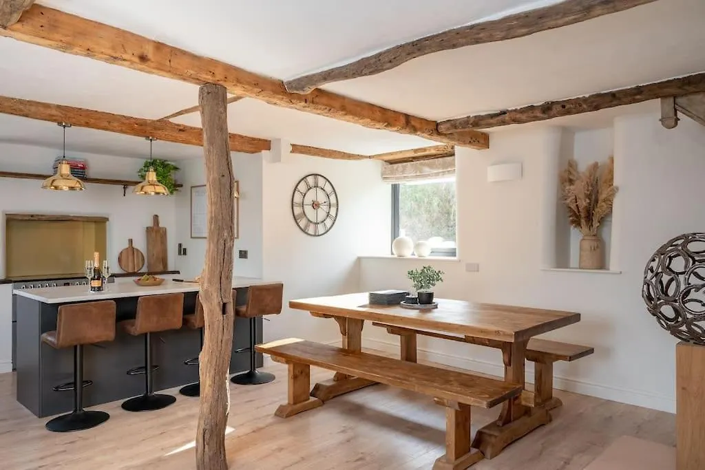 5 Star District Luxury, Pet Friendly, Hot Tub Kendal