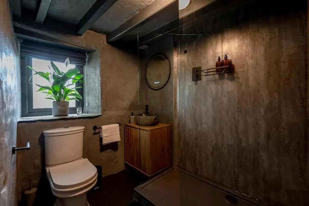 5 Star District Luxury, Pet Friendly, Hot Tub Kendal