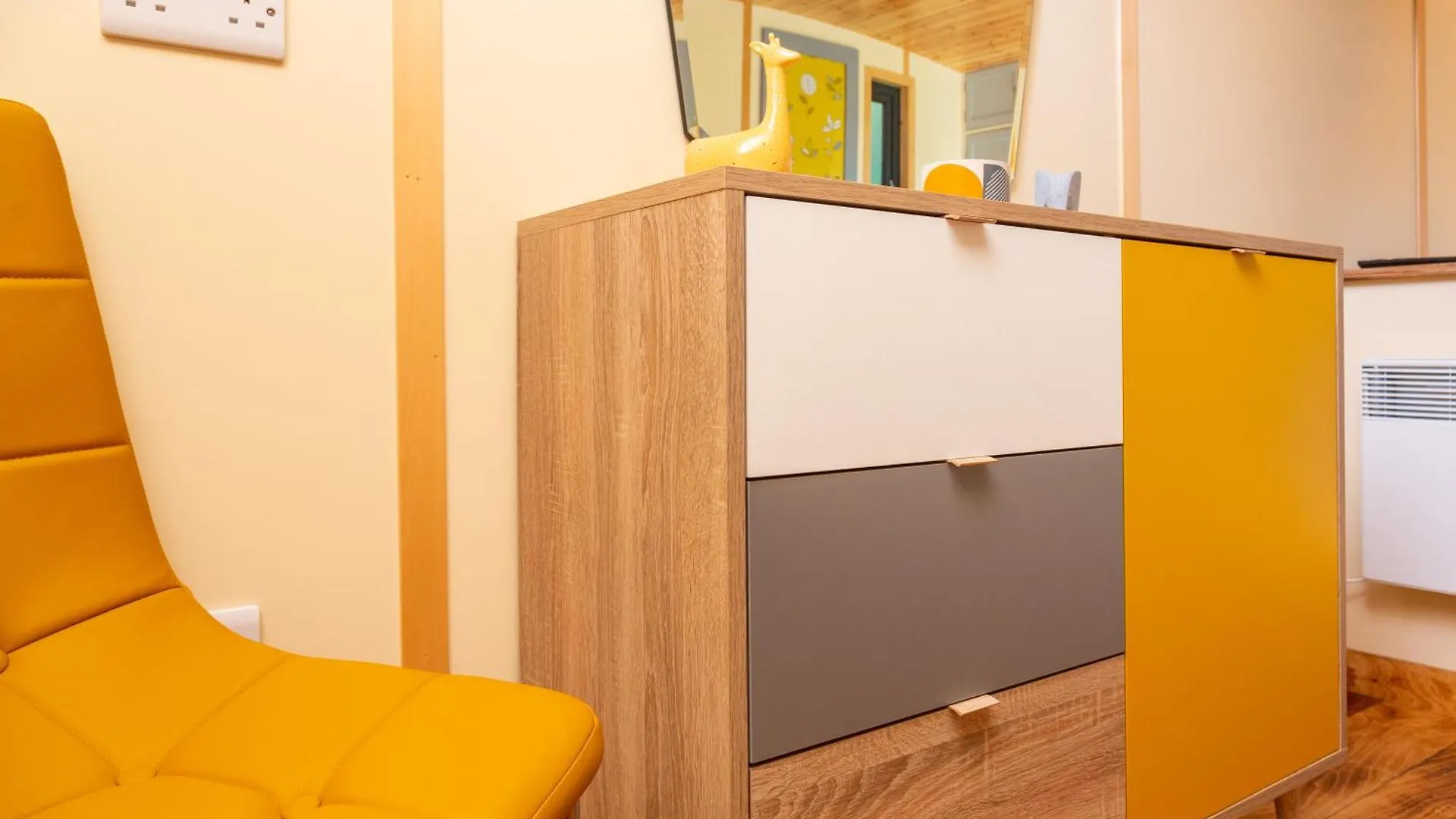 Apartment Spring Wood Luxury Pod With Hot Tub At Fell View Park Kirkby Lonsdale Casterton