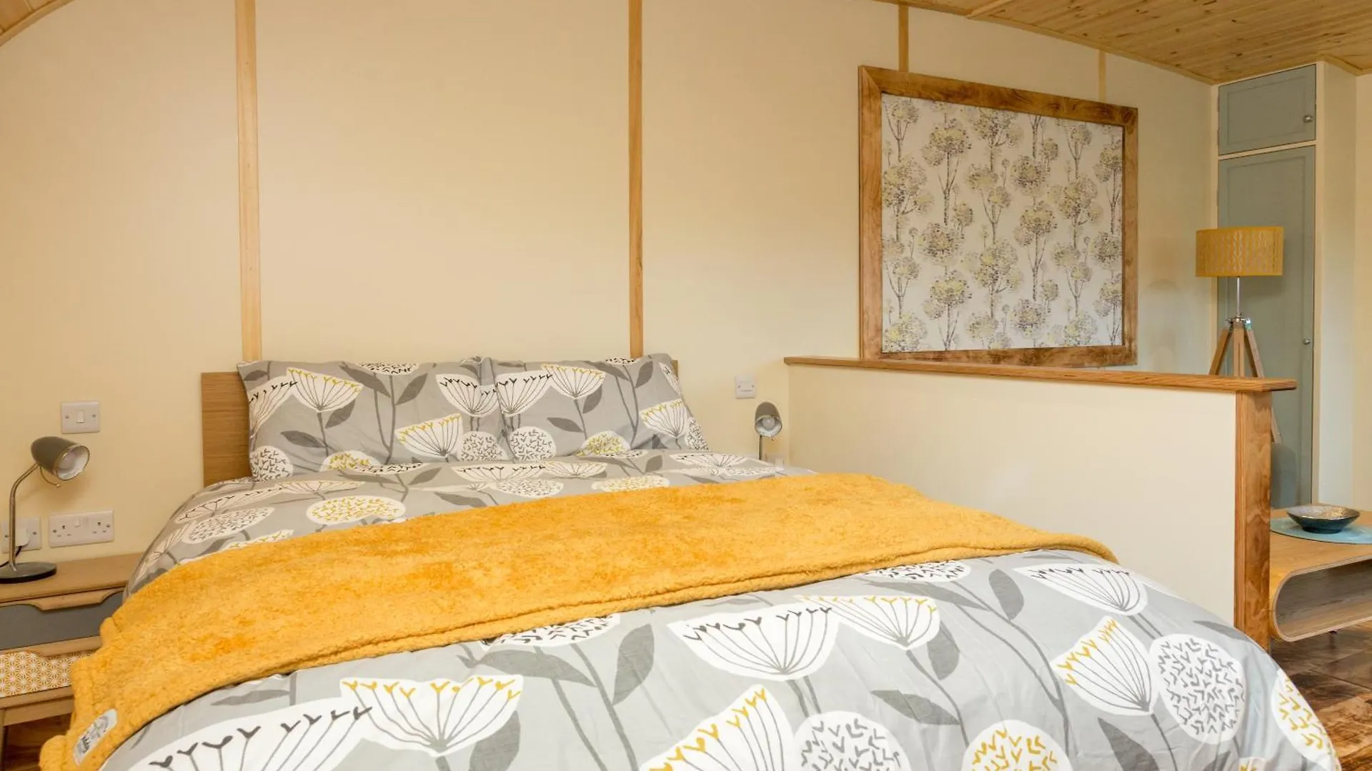 Spring Wood Luxury Pod With Hot Tub At Fell View Park Kirkby Lonsdale *