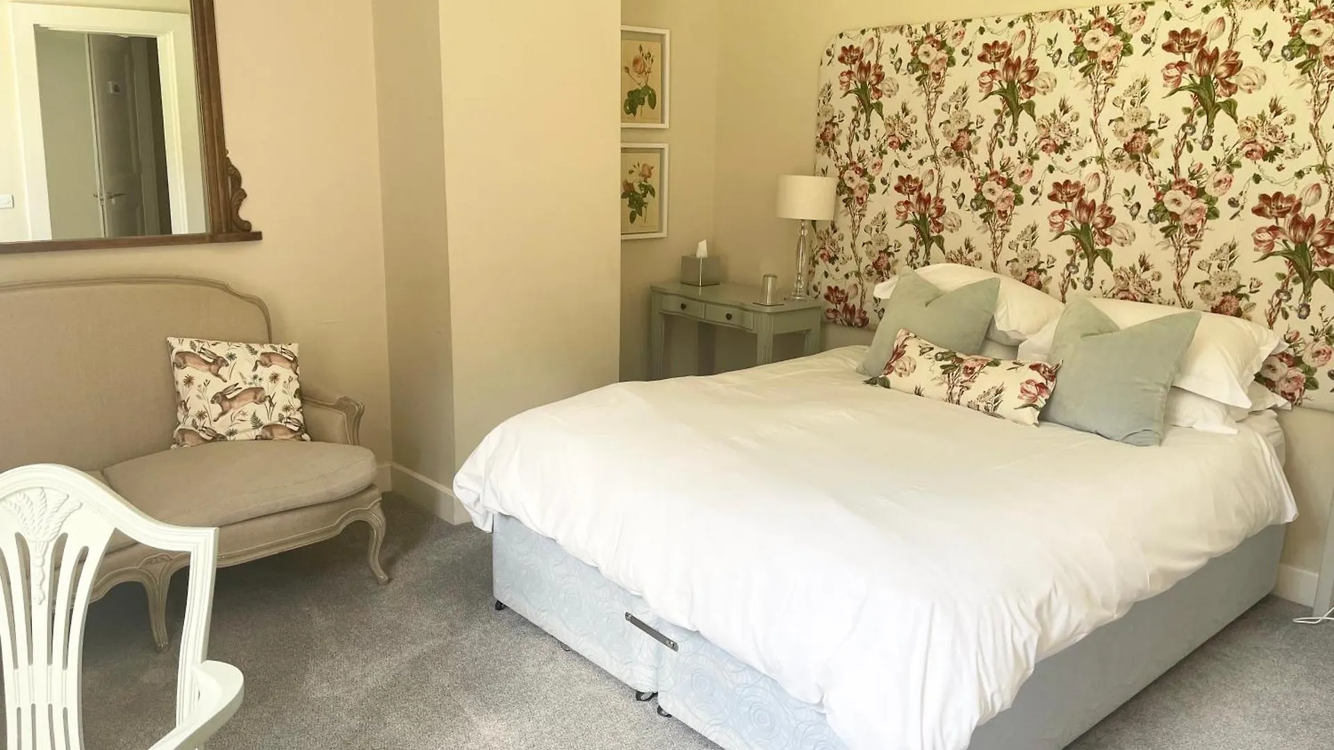 Warwick Hall Отель типа 