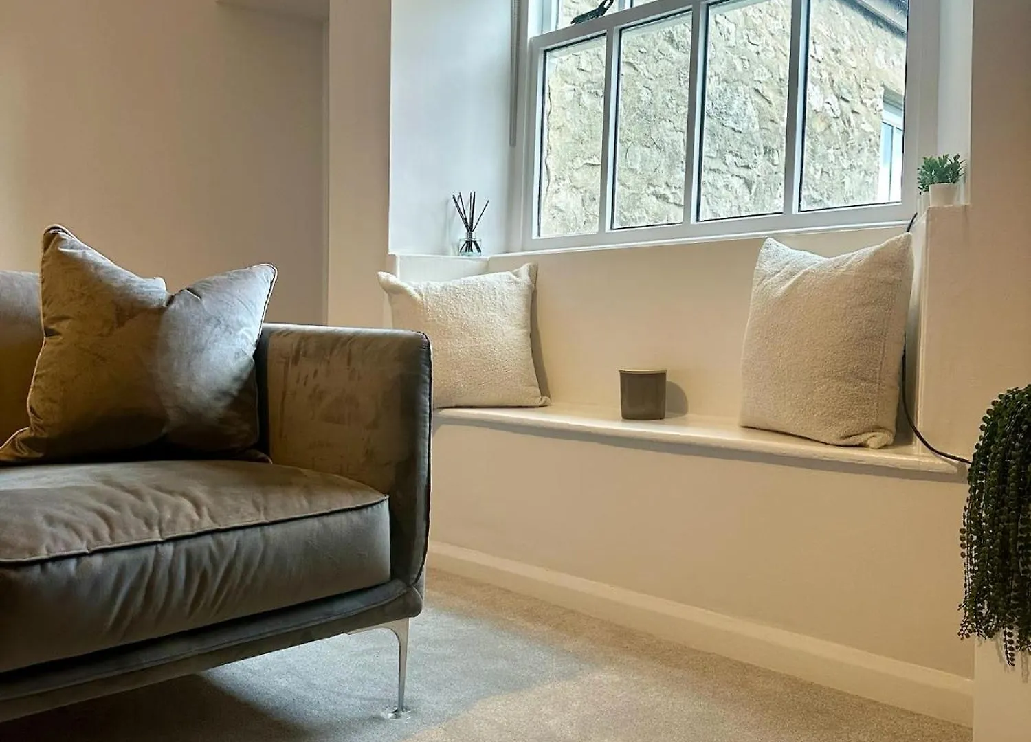 Castle View - The Hideout Apartment *