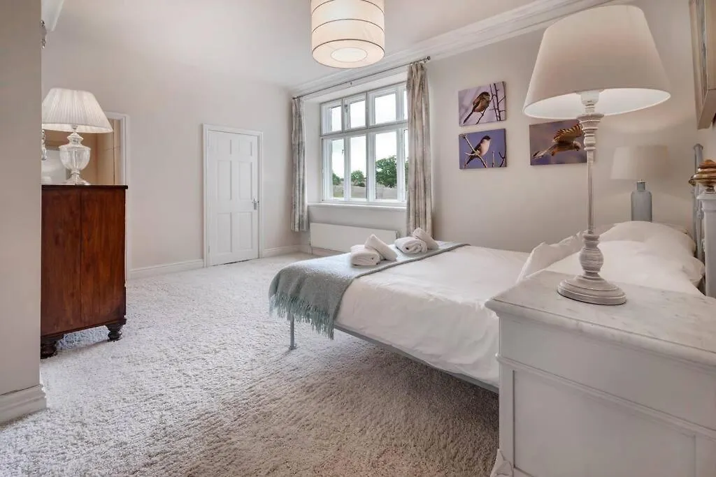 Richmond Place - In Private Mansion