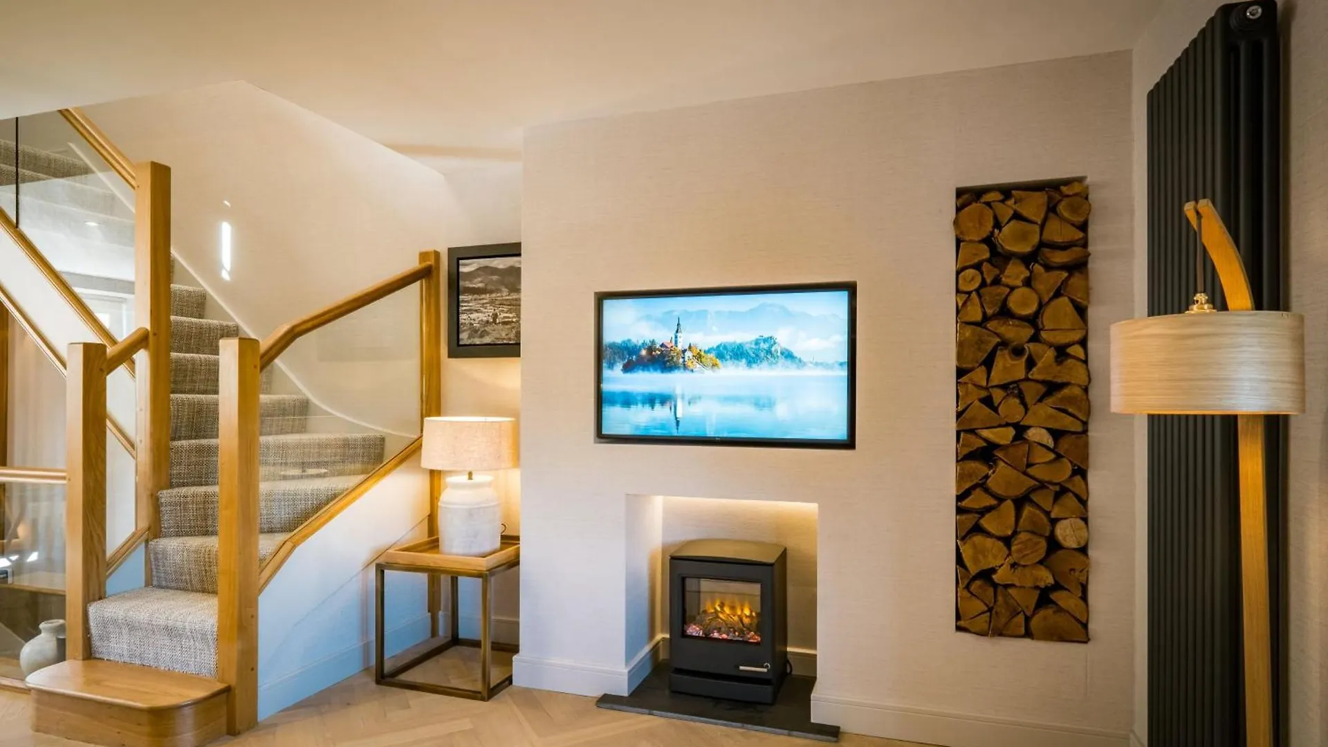 Holiday home Hollybush Barn At The Heaning Estate
