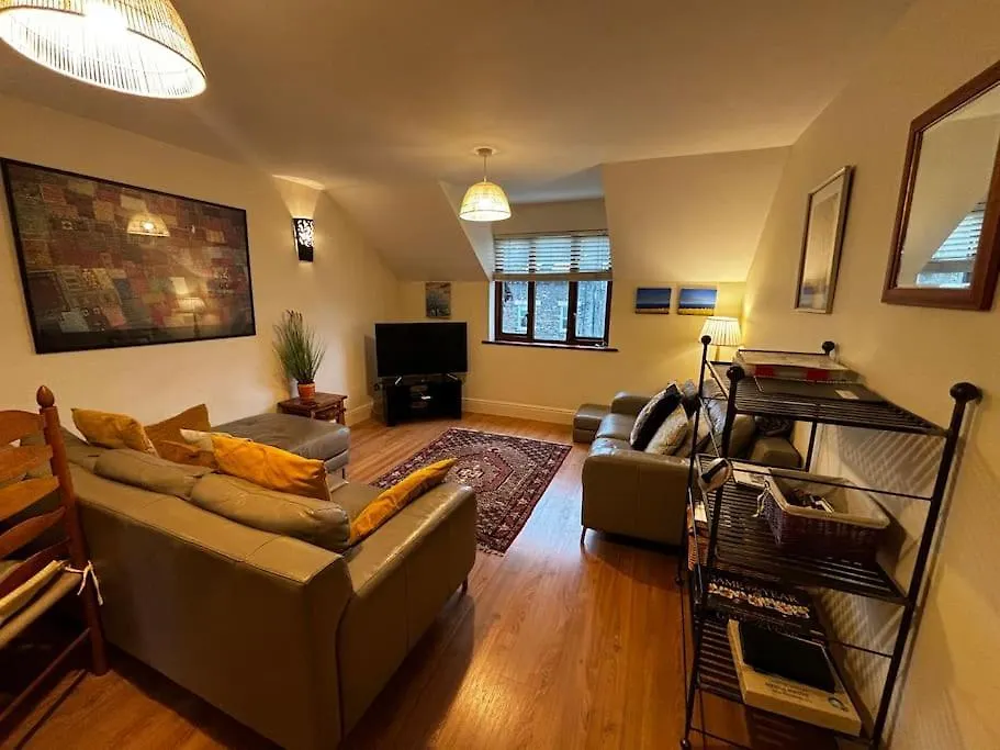 Dovera, Private Parking Included, On Windermere 公寓 鲍内斯温德米尔