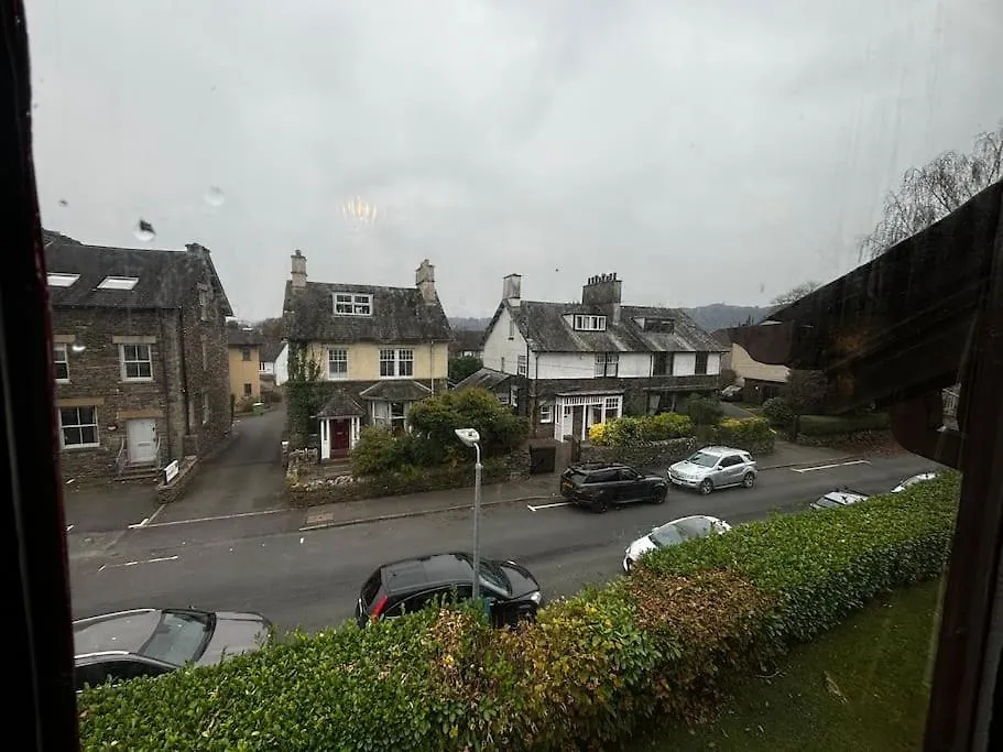 Dovera, Private Parking Included, On Windermere Apartment