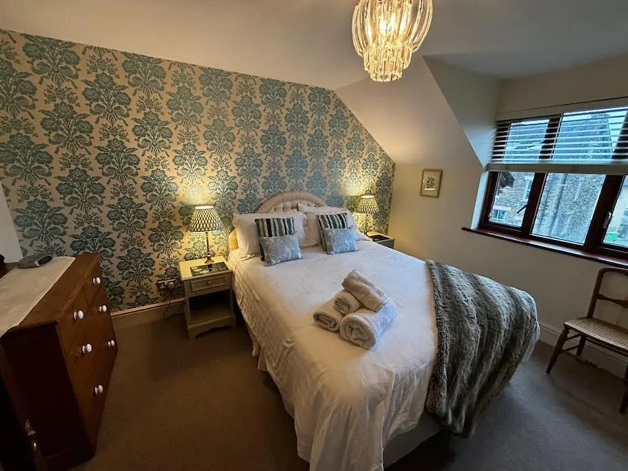 Dovera, Private Parking Included, On Windermere