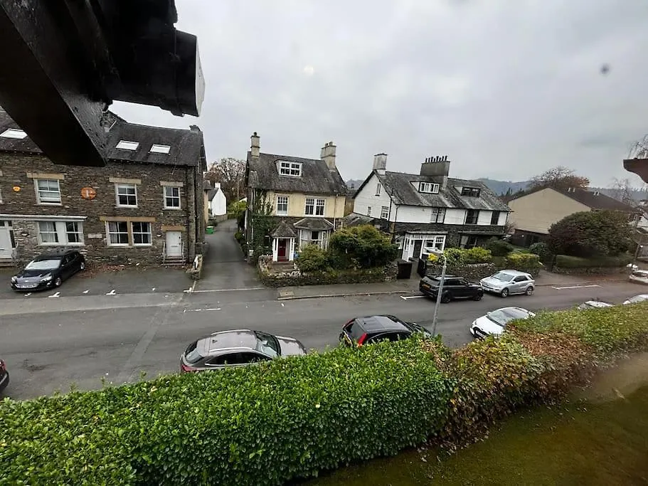 Dovera, Private Parking Included, On Windermere *