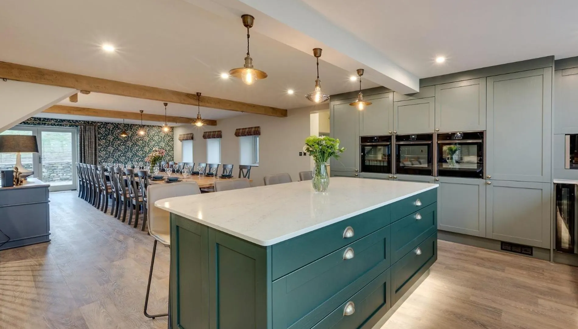 7 Bed In 93325
