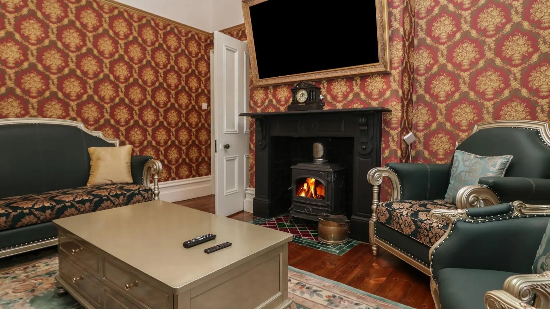 Beechgrove Manor *