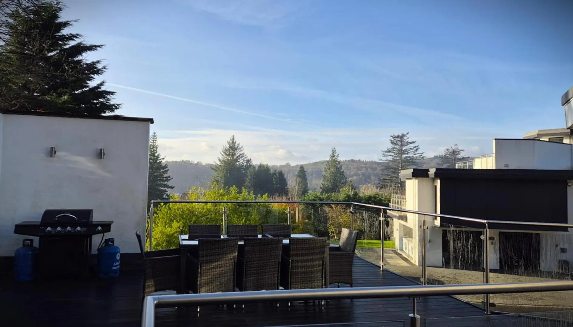 Brantlea Detached 4 Bed Home, Hot Tub, View, Parking, Pet Friendly * 보우네스온윈더미어