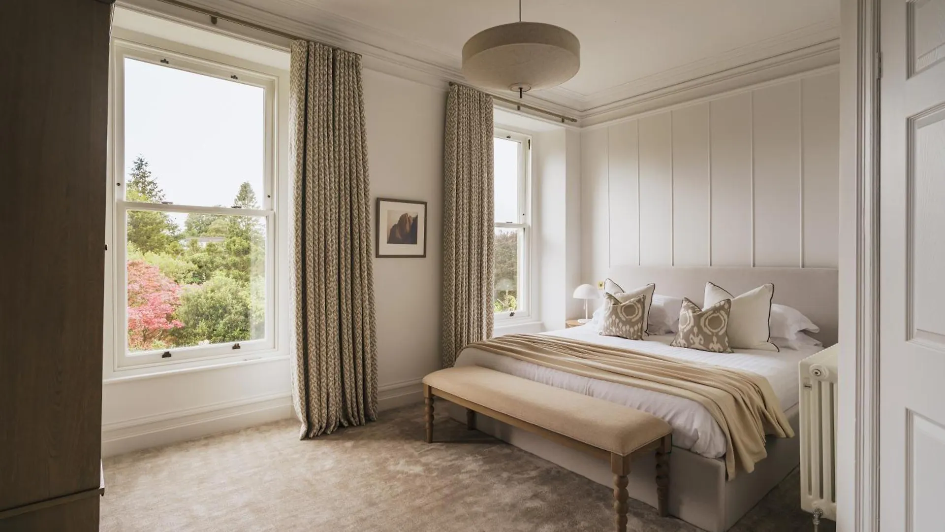 Beaumont Exquisite Lakeland House, Sleeps 10 *