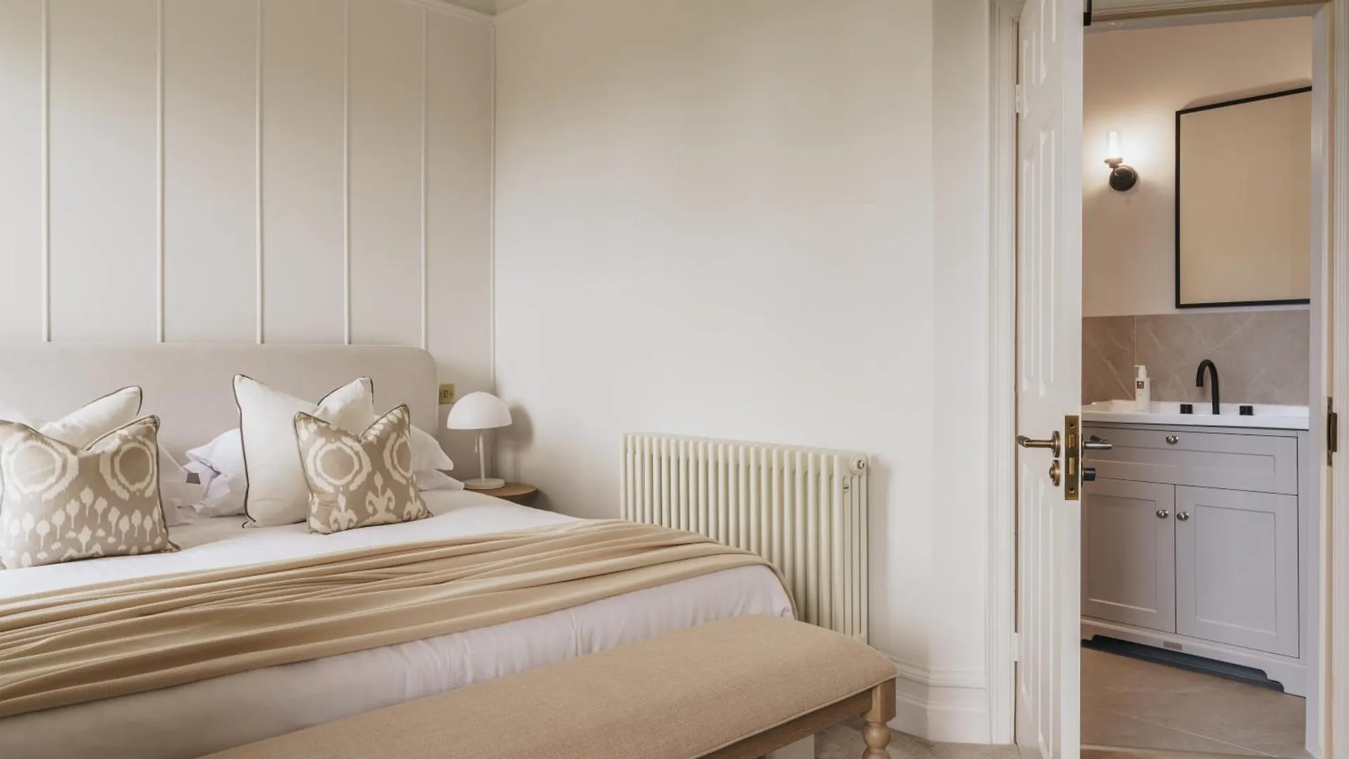Beaumont Exquisite Lakeland House, Sleeps 10 *
