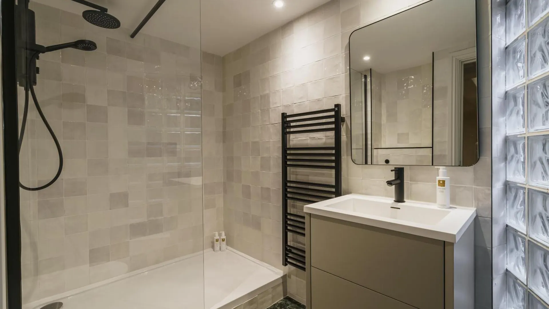 Beaumont Exquisite Lakeland House, Sleeps 10 Villa *