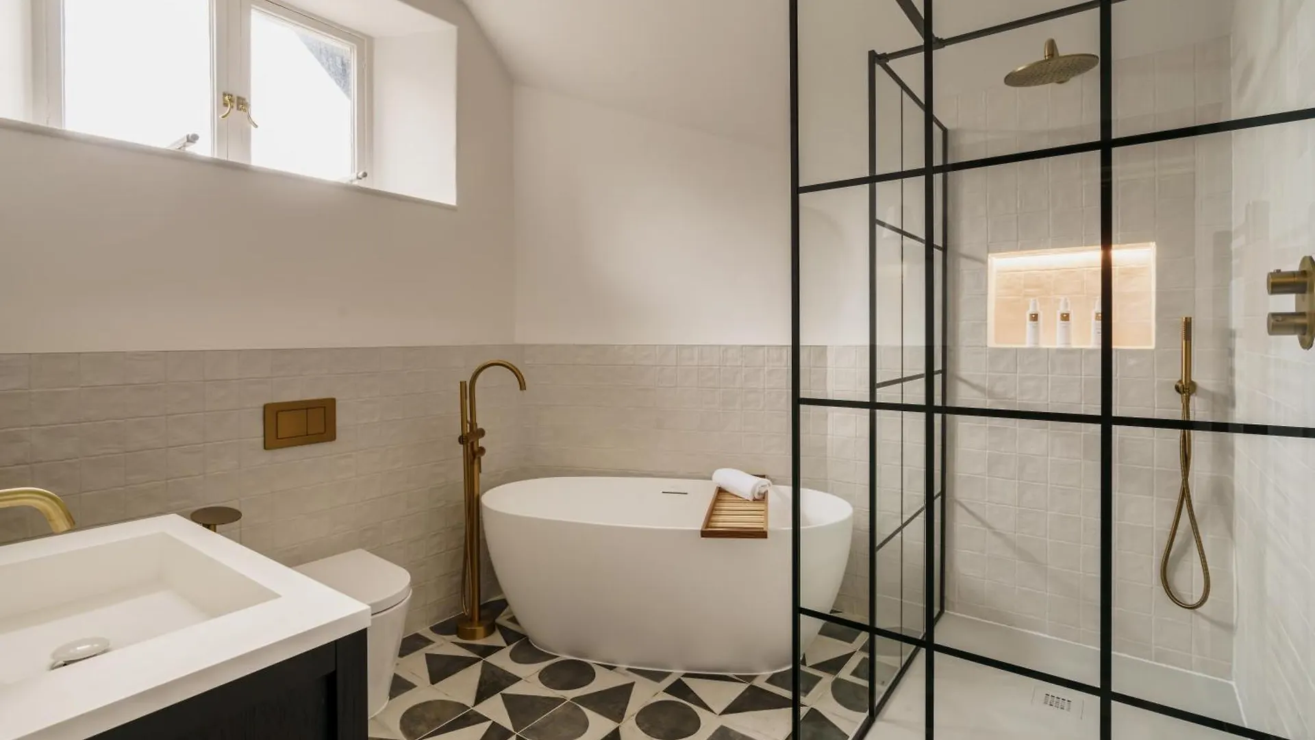 Beaumont Exquisite Lakeland House, Sleeps 10 * 温德米尔