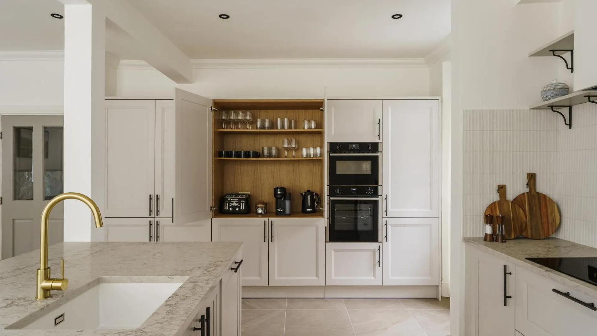 Beaumont Exquisite Lakeland House, Sleeps 10 Villa *