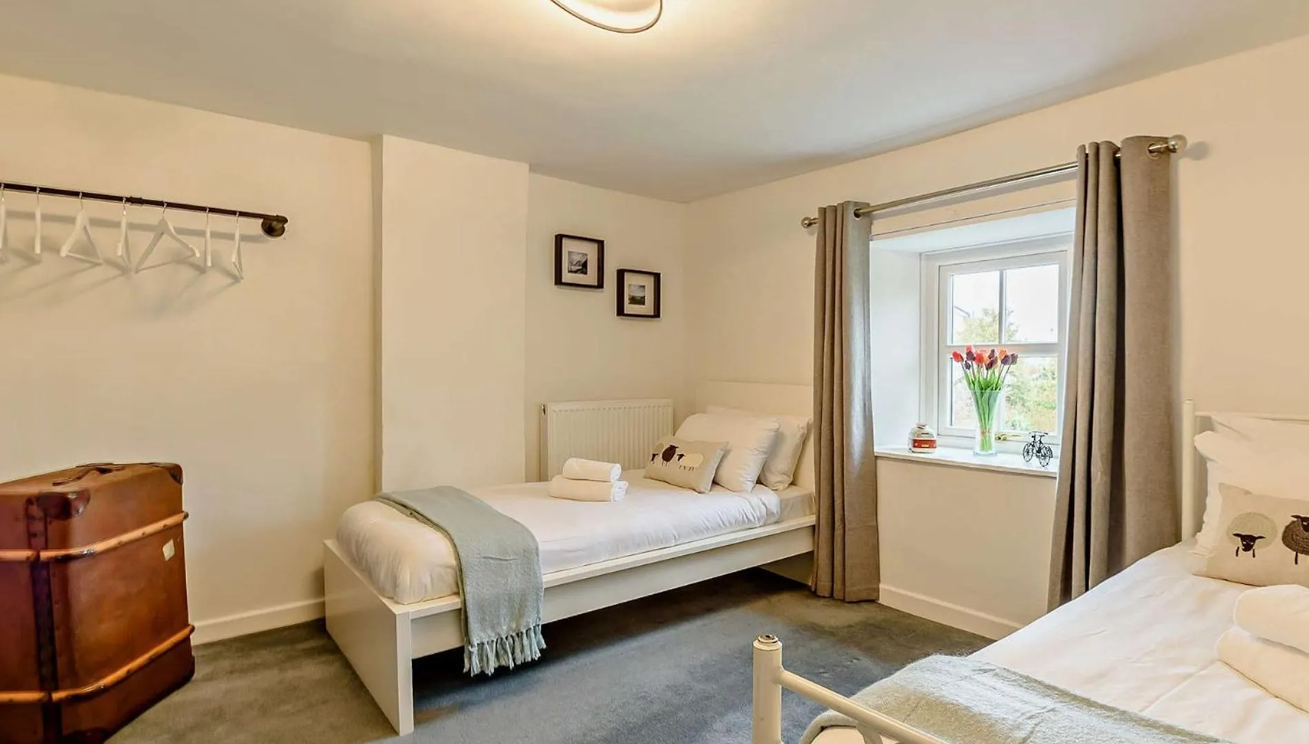 3 Bed In Haile 90050