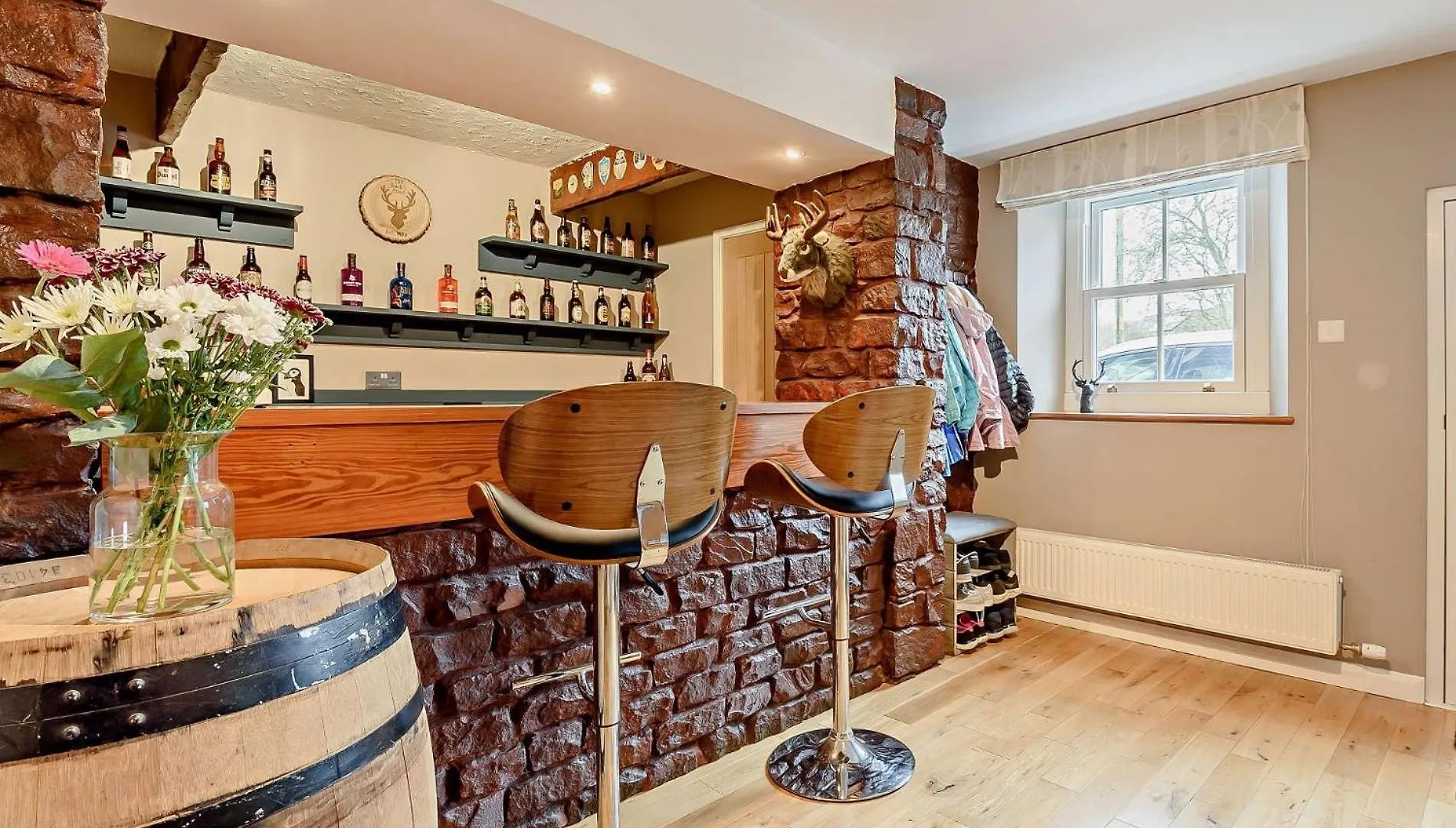 3 Bed In Haile 90050
