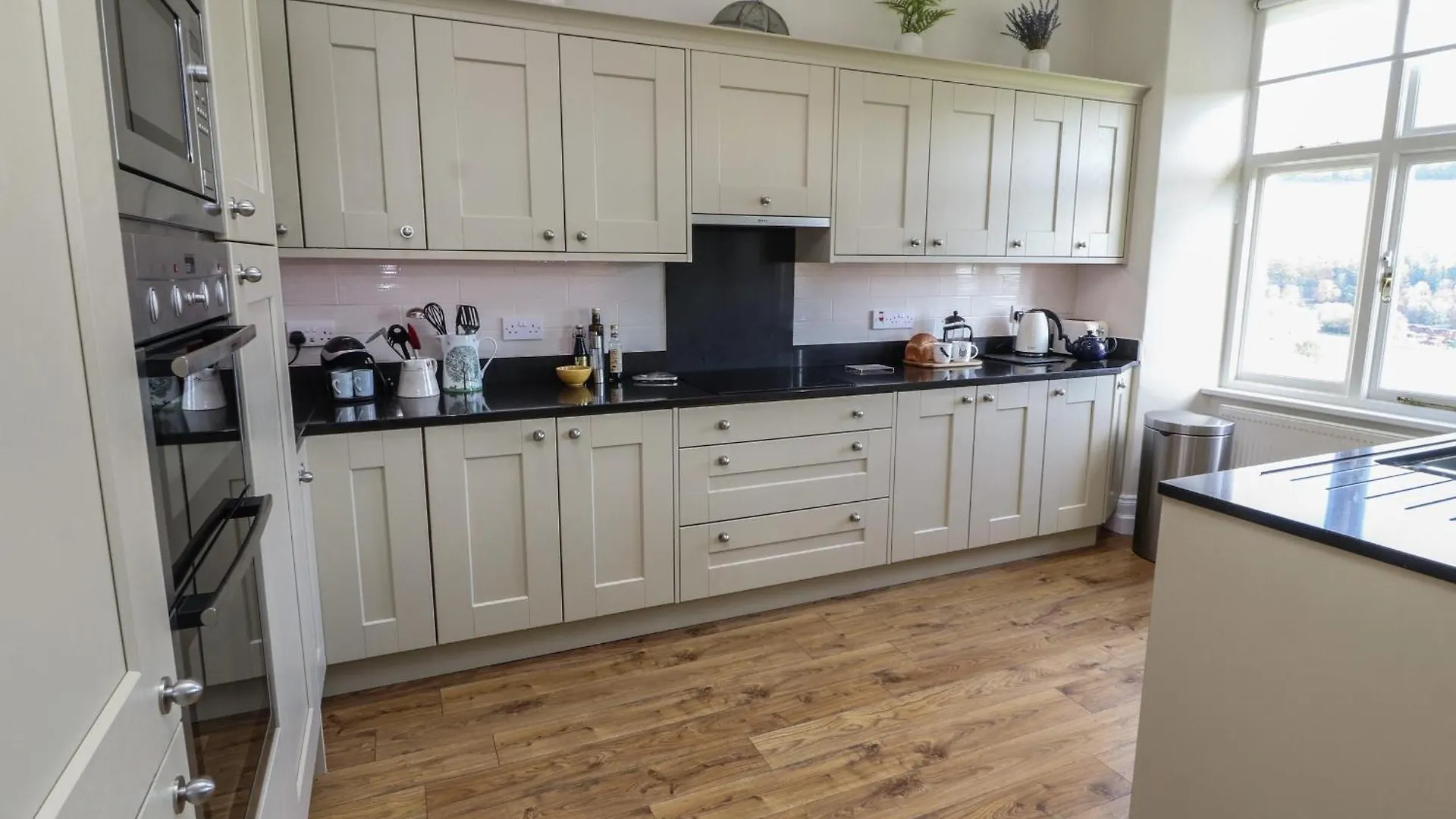 2 Birkhead * Windermere
