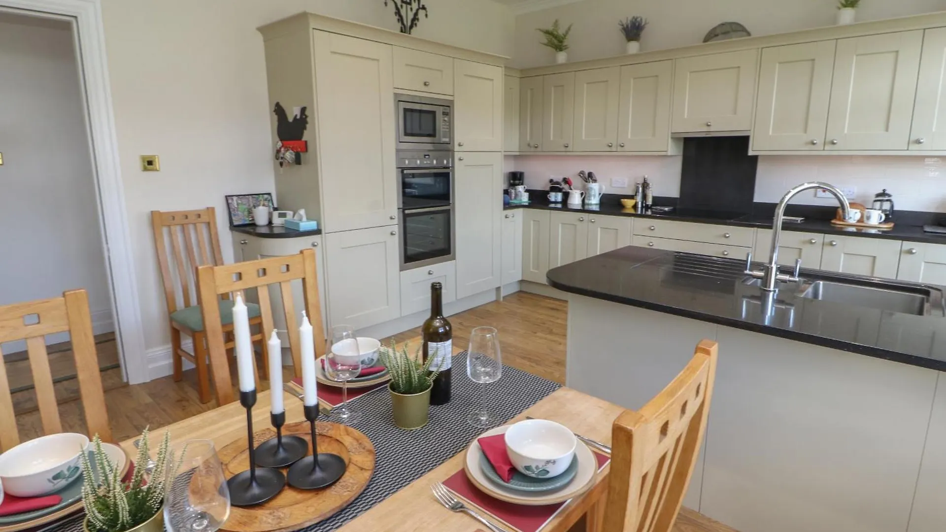 2 Birkhead * Windermere