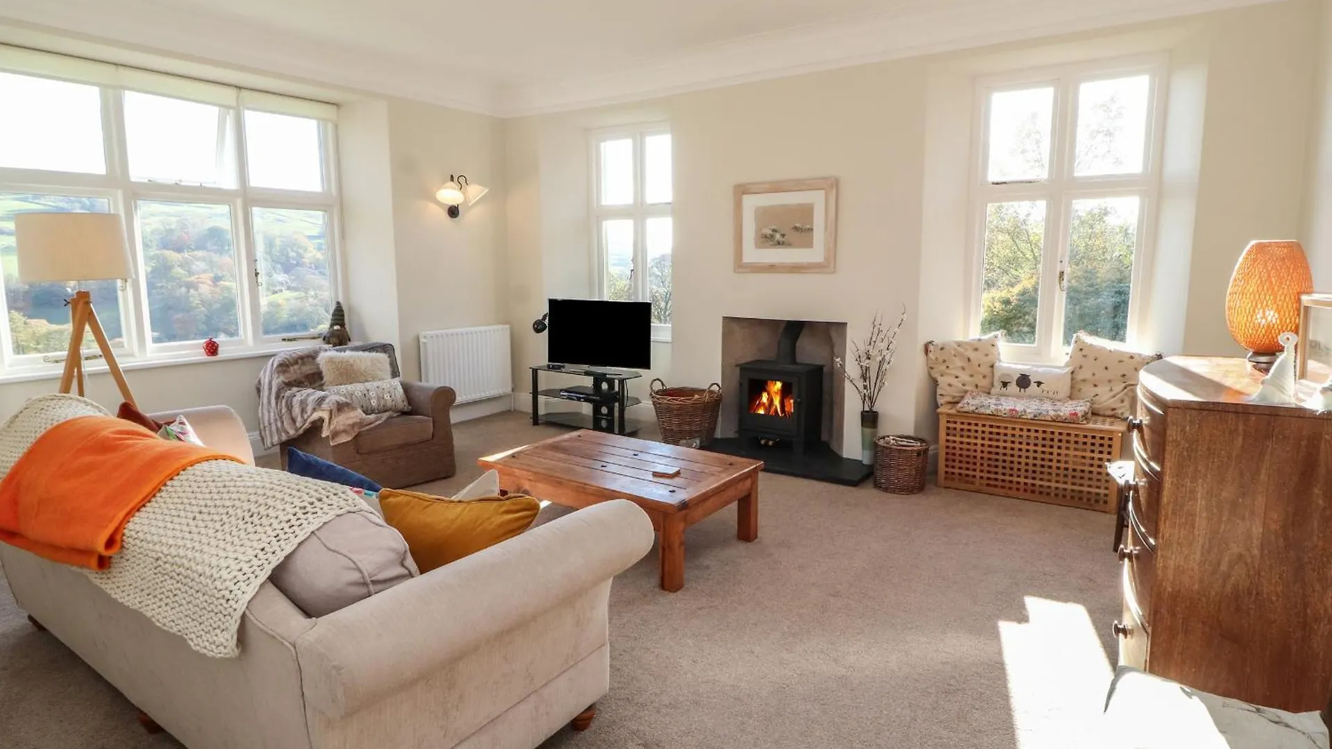 2 Birkhead * Windermere