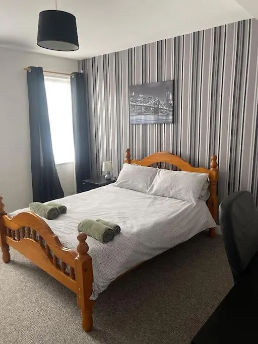 Great Base For Holidays Or Work Trips Apartment *