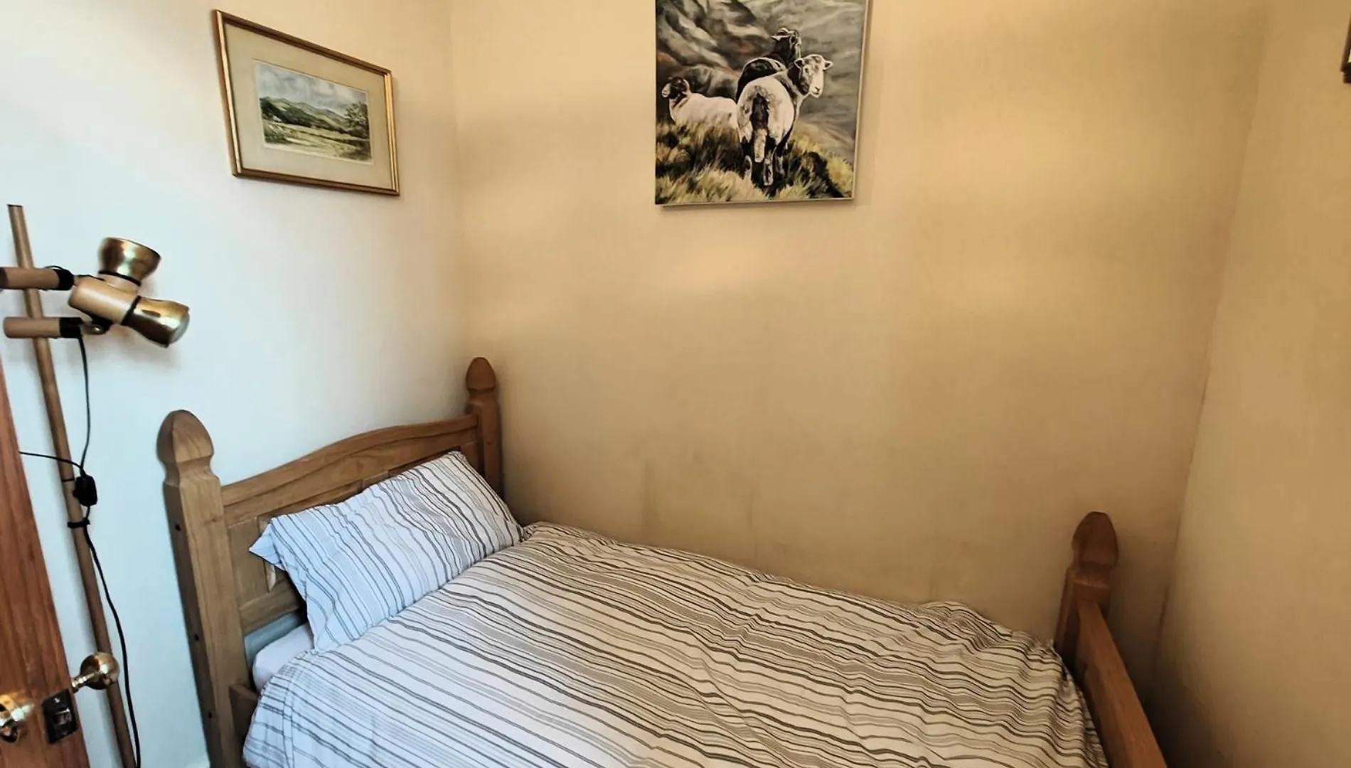 2 Bed In 95756 *