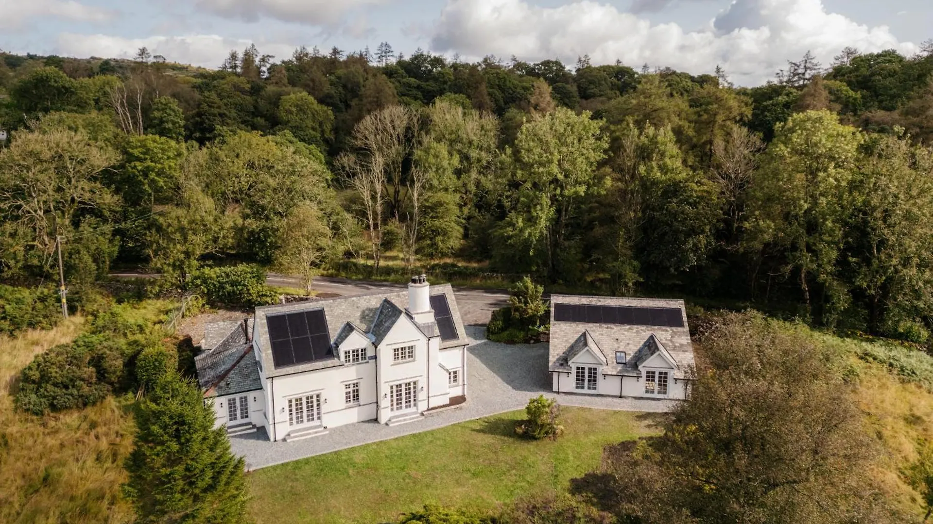 Shepherds Rock And Gilpin Villa *