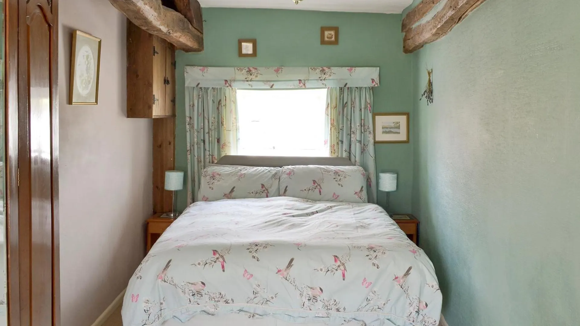 Holiday home Allt Maen - E3266