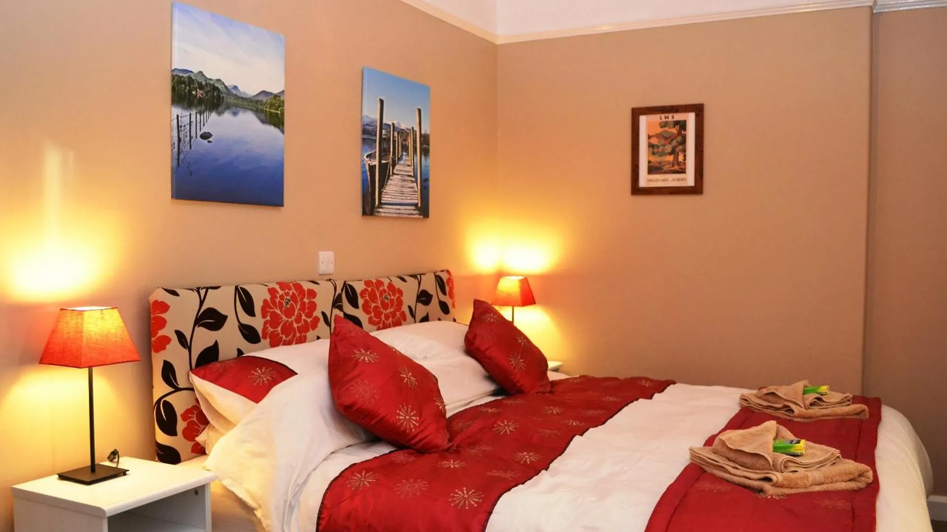 Riverbank Holiday home *