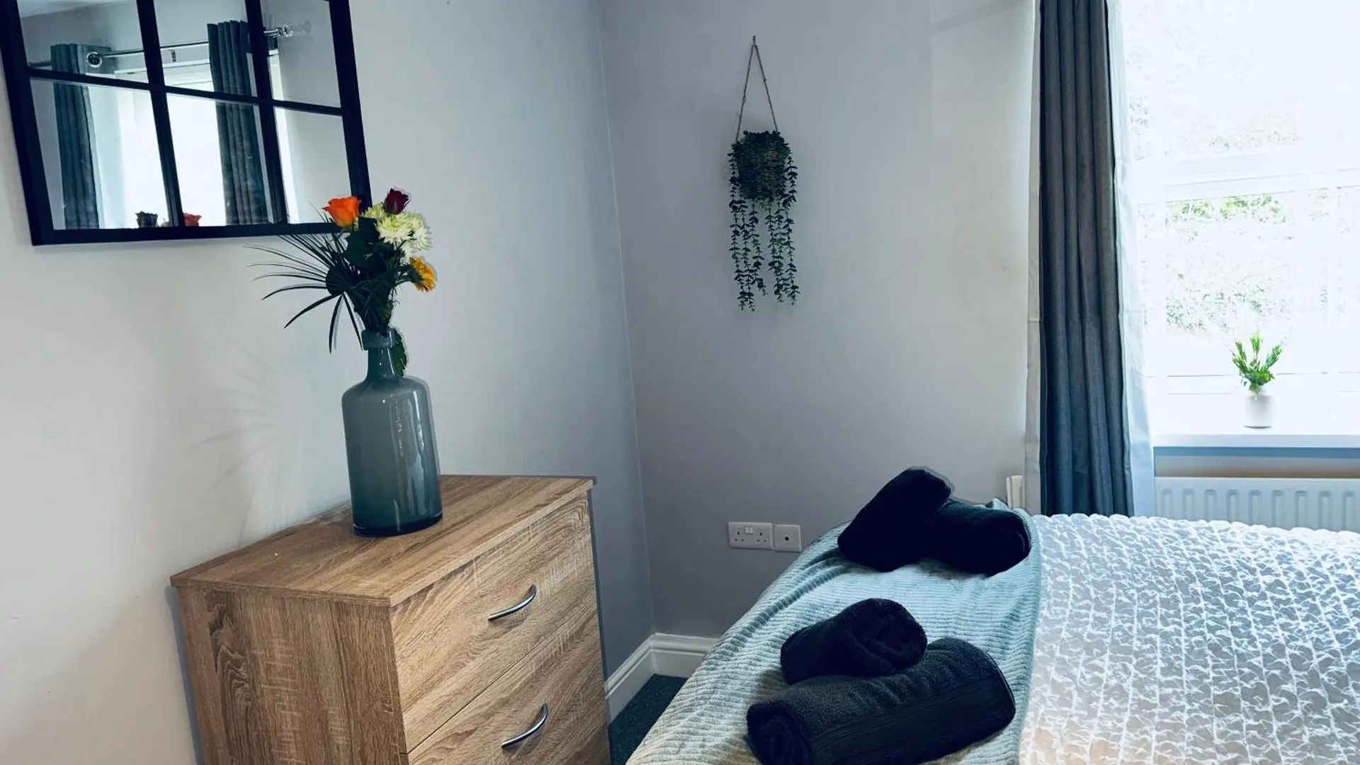 New Road - 2 Bedroom *