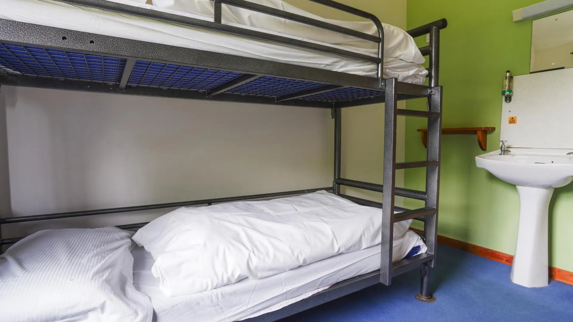 Yha Borrowdale Hostel *