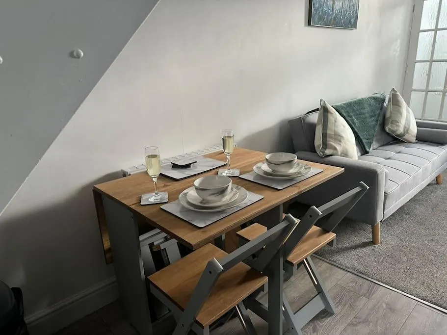 Winifred Terrace - 2 Bedrooms Apartment