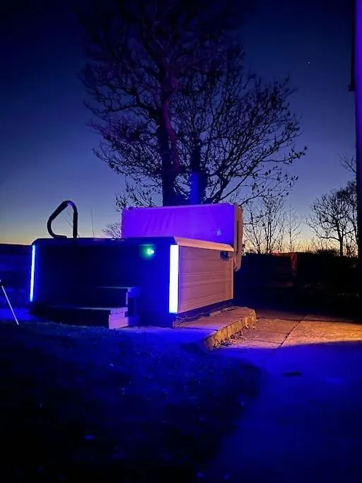 Hycemoor Escape-private Hot Tub