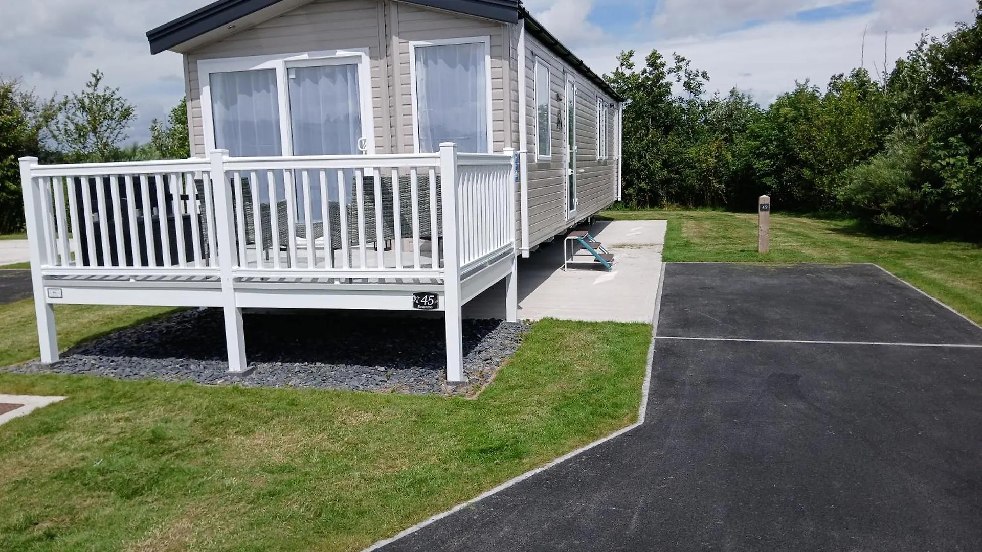 3-bed Caravan - Haven Lakeland Leisure Park * Grange-over-Sands