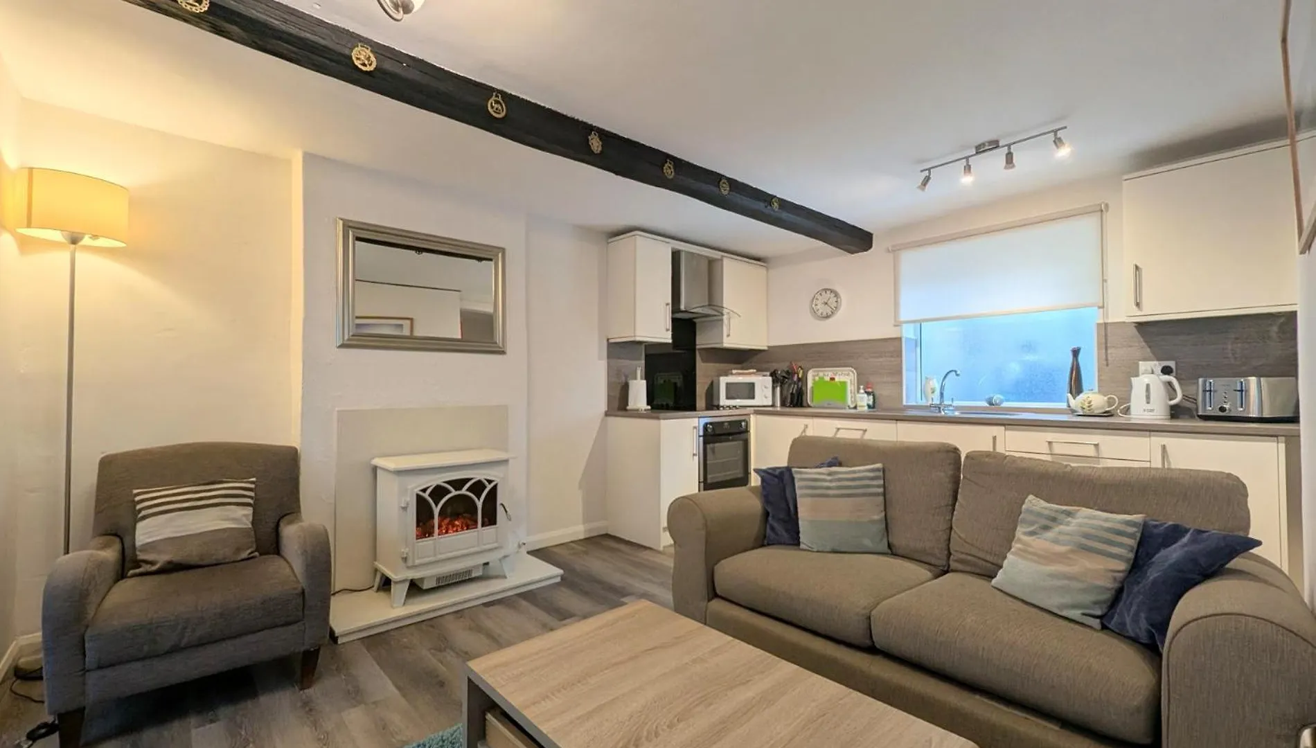 2 Bed In Keswick Sz140 *