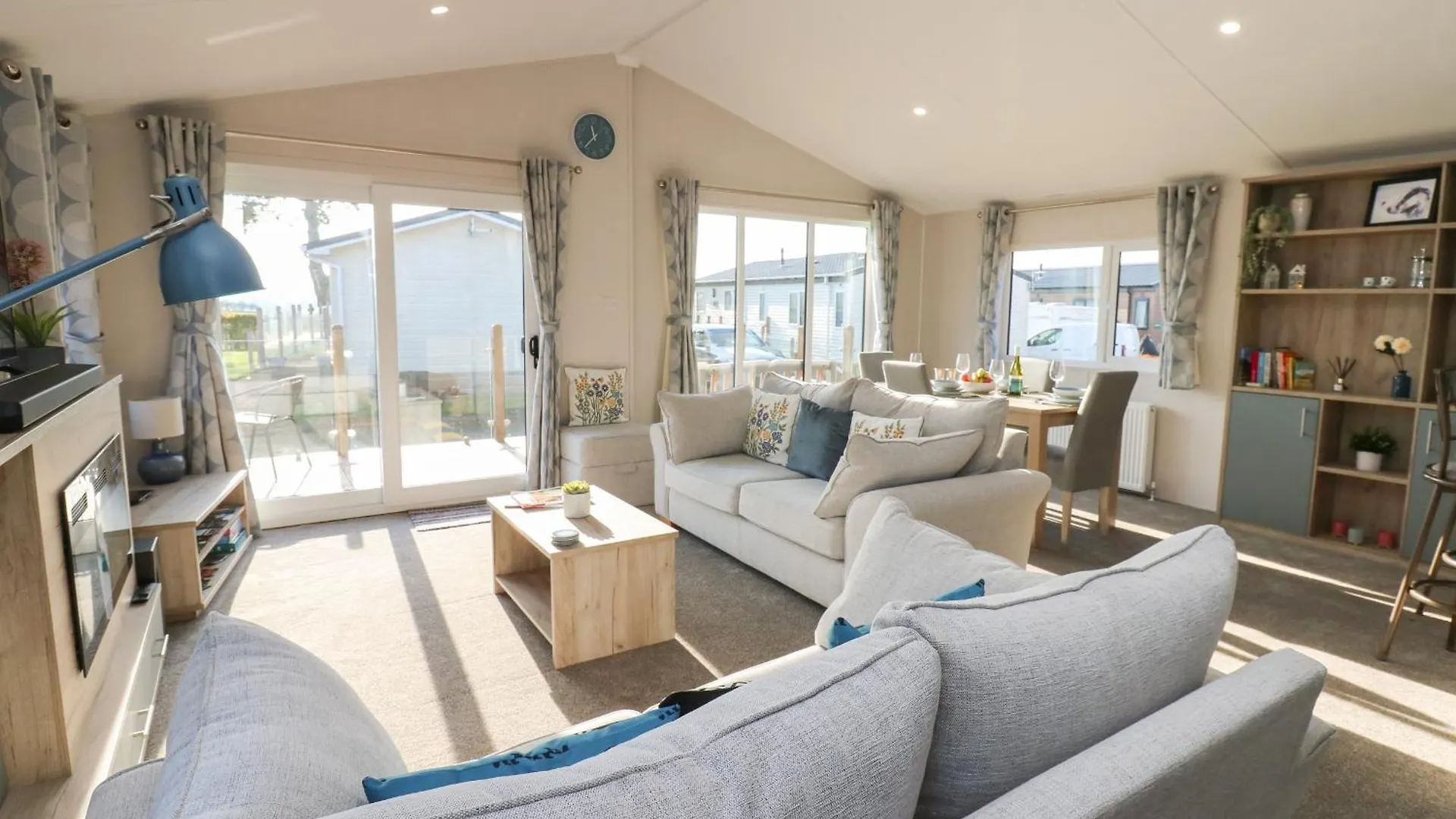 Brocklebank Lodge, 35 *