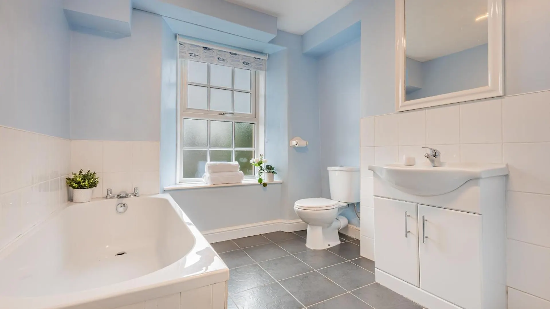 Lakeland - Sleeps 6 * Bowness-on-Windermere