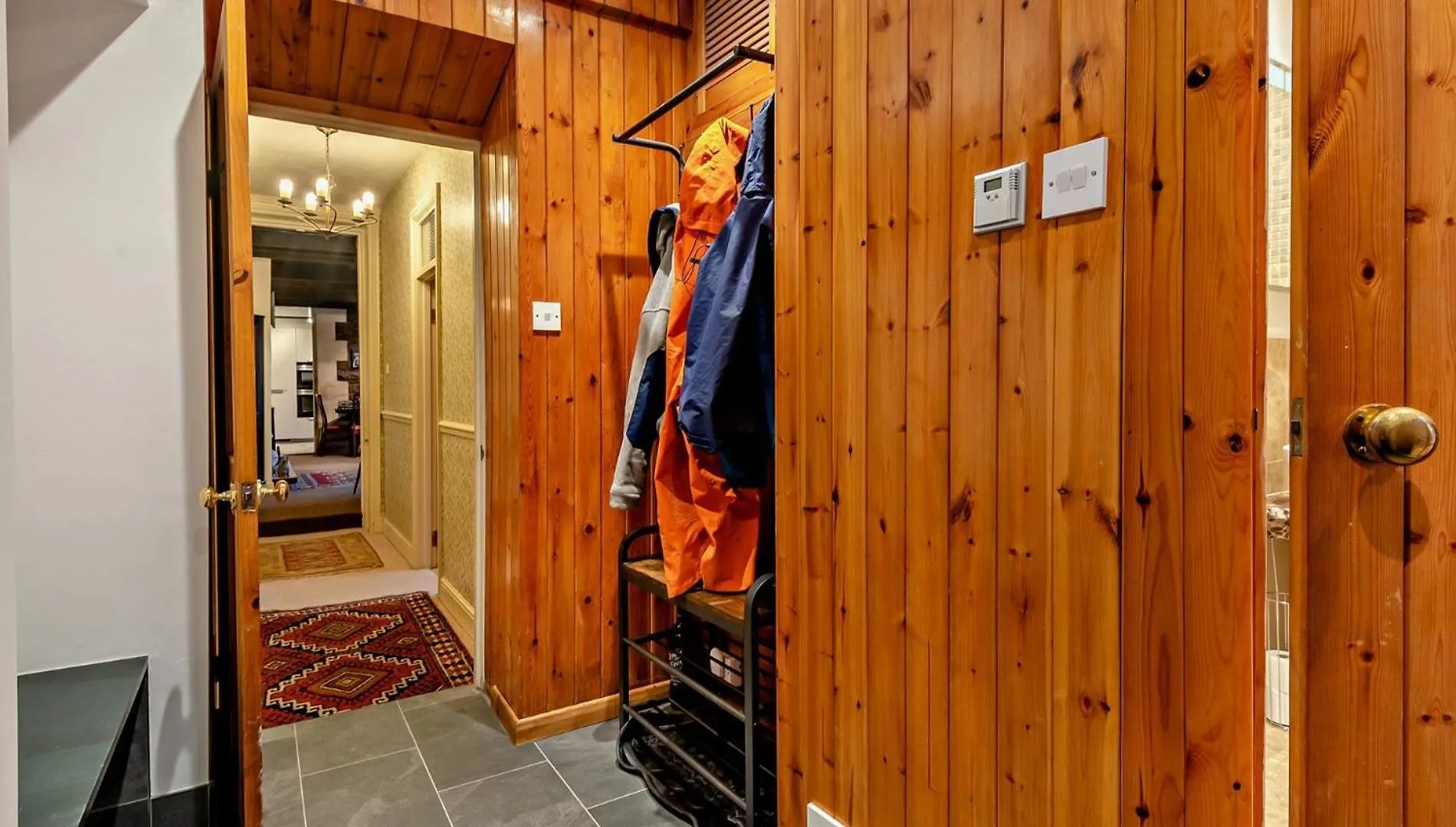 2 Bed In 95756 *