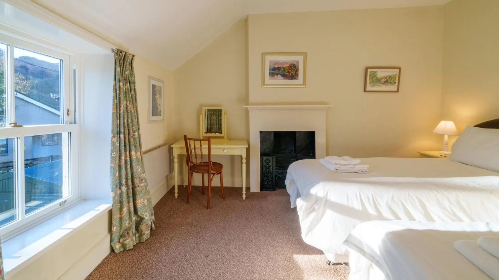 7 - With Private Parking Holiday home