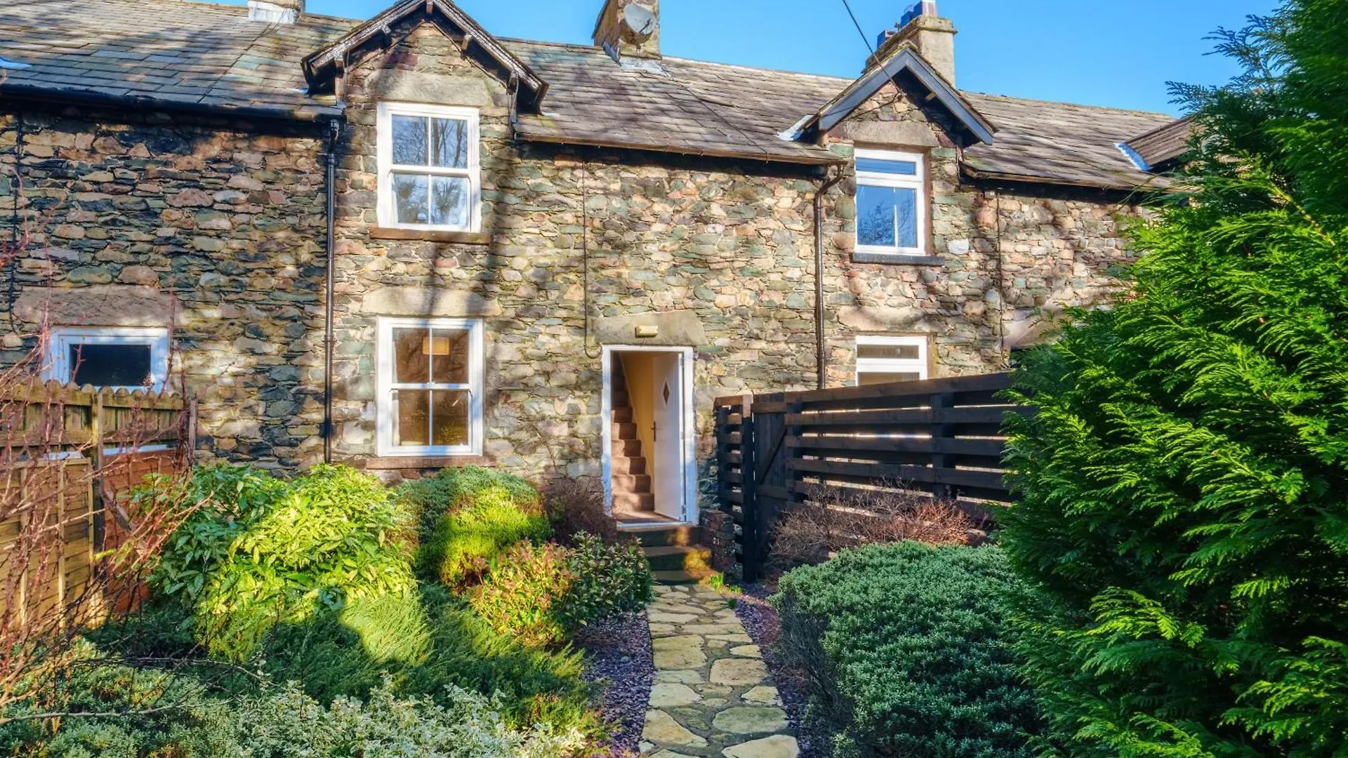 7 - With Private Parking * Glenridding
