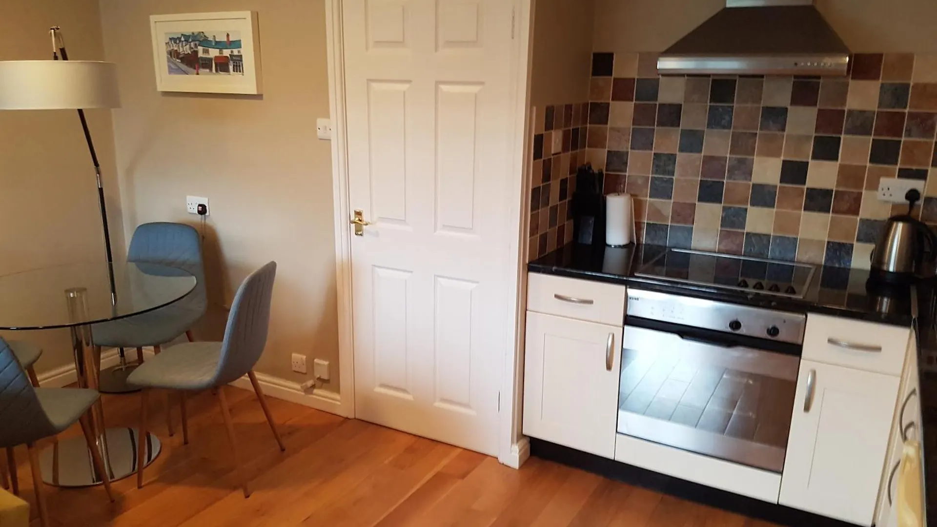 Appartement On Windermere, Excellent For 4 With Parking *