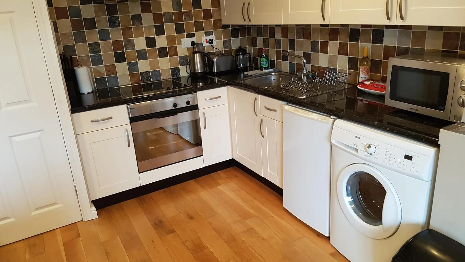 Appartement On Windermere, Excellent For 4 With Parking