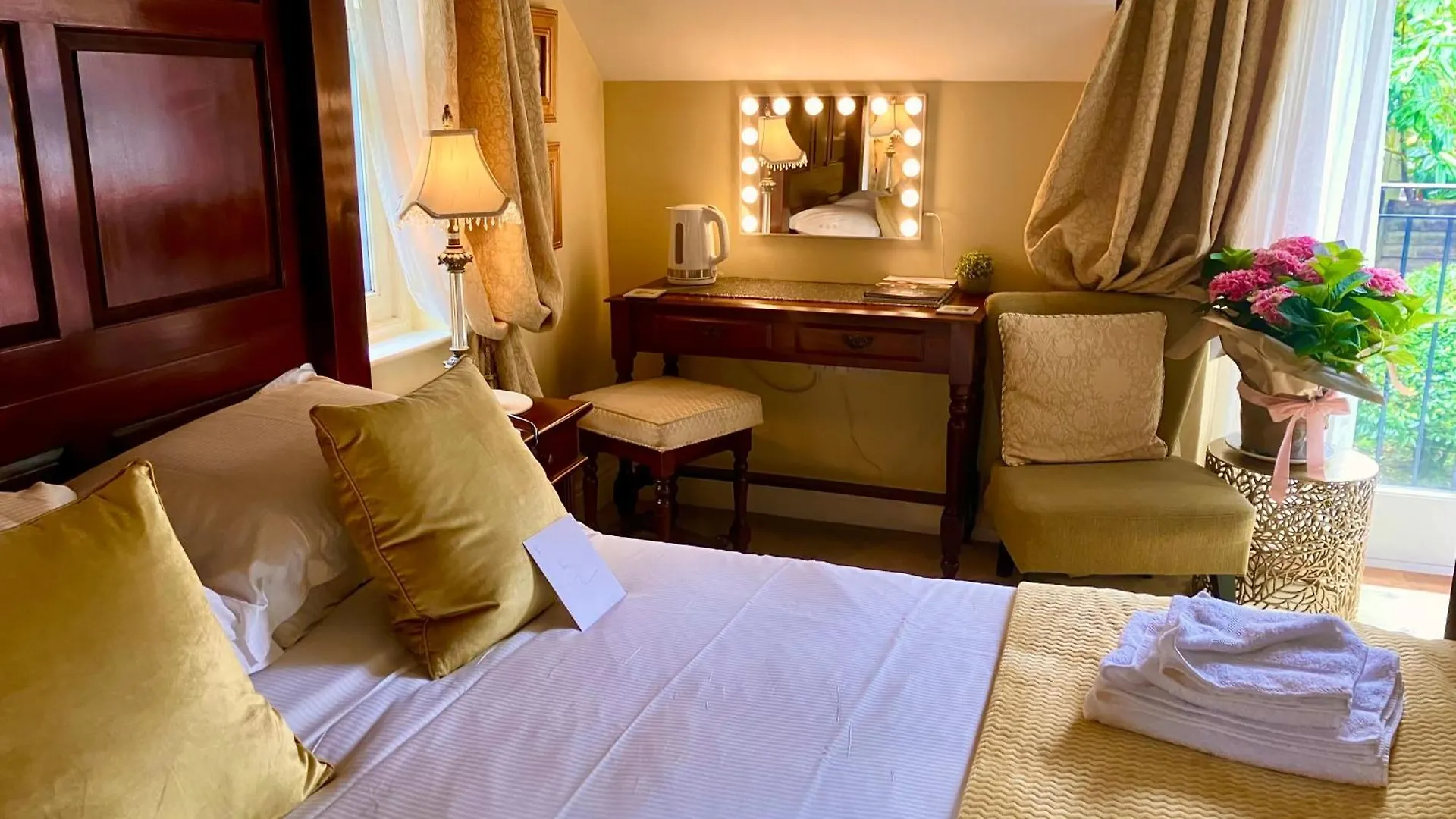 Storrs Gate House B&B 5*