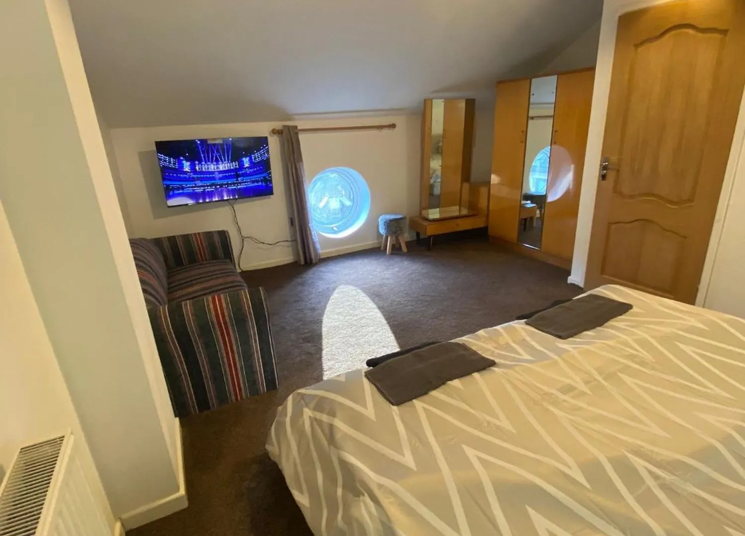 Lovely 2 Bed House In 度假居 *