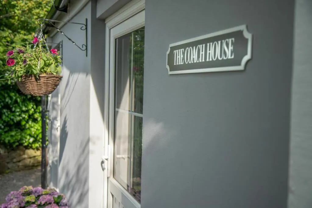 Holiday home Scenery Hill Hideaways The Coach House Charming Retreat With Jacuzzi And Bbq Hut Near The District