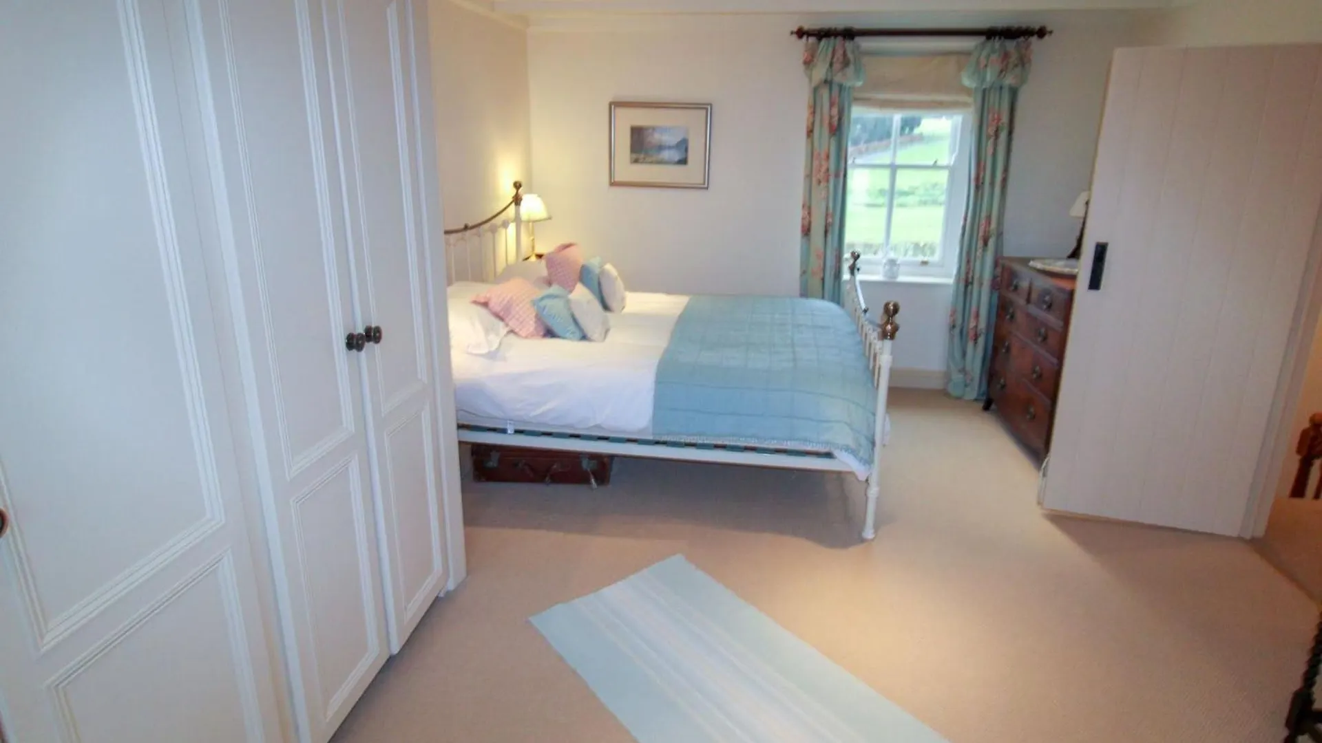 Smiths Pooley Bridge