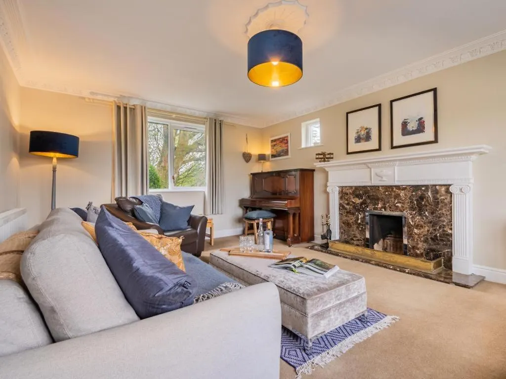 2 Bed In Sz579 Holiday home