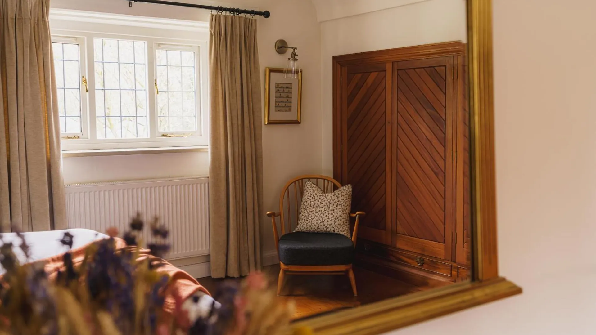 Half Way House, Clappersgate, Sleeps 8