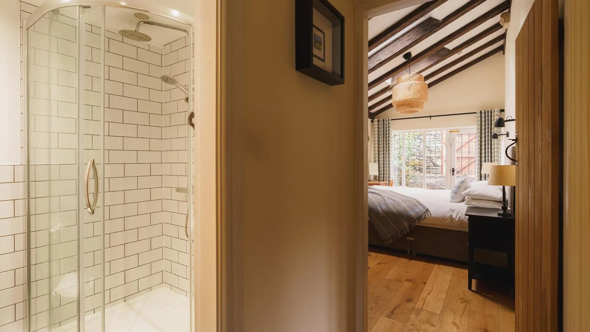 Half Way House, Clappersgate, Sleeps 8 * Ambleside